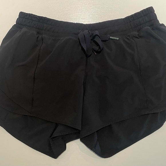 Lululemon Hotty Hot Shorts - Picture 1 of 4